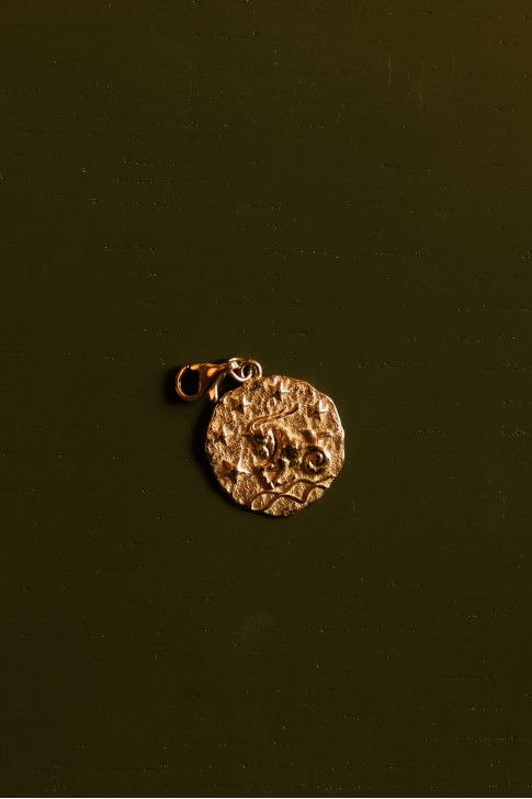 Medallion Capricornus